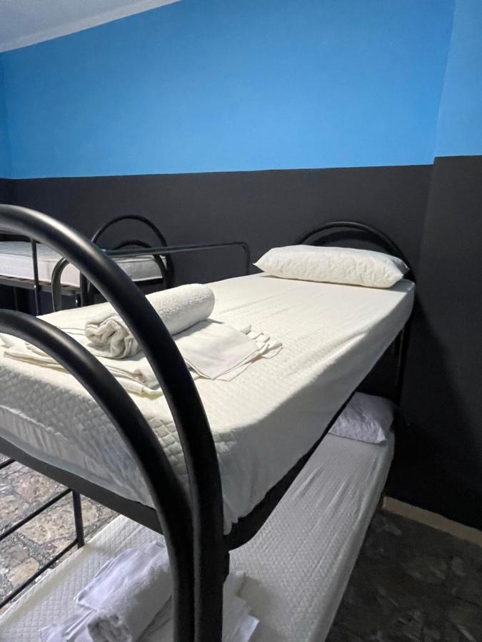 Alexander Hostel Naples Luaran gambar